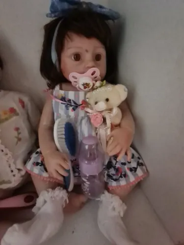 Boneca bebe reborn MAYA com roupinhas e acessorios LINDA! Acompanha mantinha e Certidao