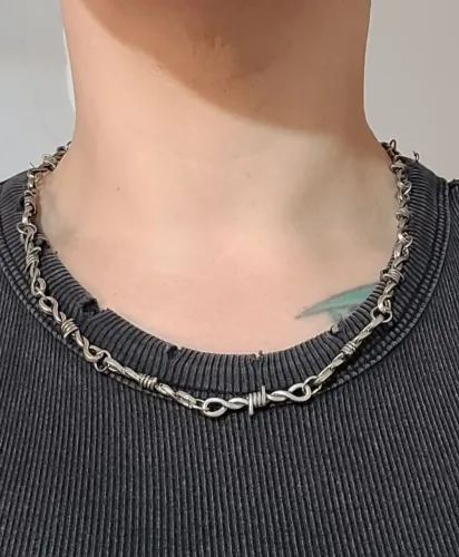 Colar Metal Arame Farpado
