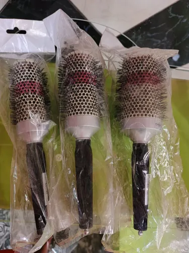 Vendo esse kit de escovas para salão de beleza, novo