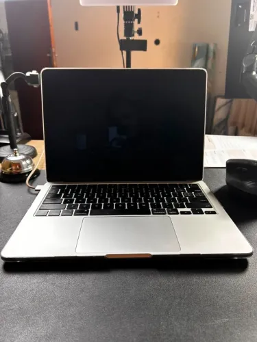 MacBook Air M3 (24GB RAM / 512GB) - Impecável