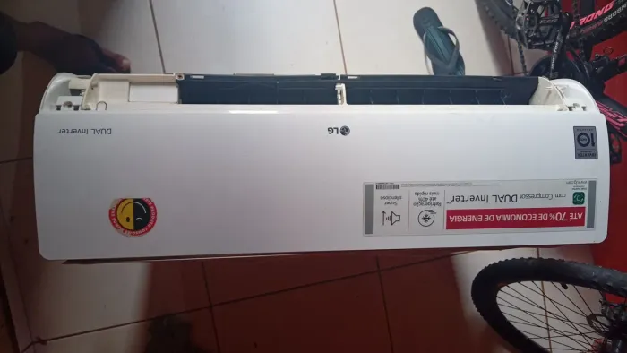 Vendo ar condicionado LG INVERTER 12.000 BTUs já com a instala inclusa no valor