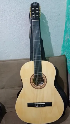 Violão novo ( com etiqueta ainda) vai com capa, correria e paletas