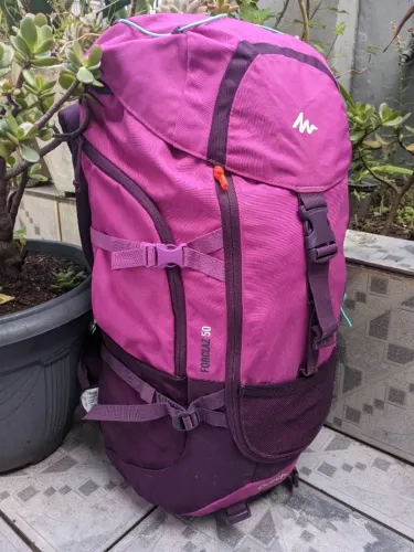 mochila trilha quechua forclaz 50L trekking montanha viagem acampamento camping mochilão