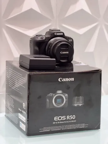 Canon R50