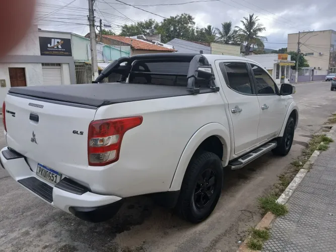Mitsubishi L200 Triton Sport GLS 2.4 CD Diesel Mec. 2017