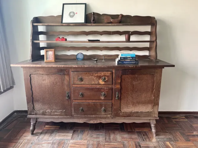 Buffet de madeira maciça vintage estilo colonial