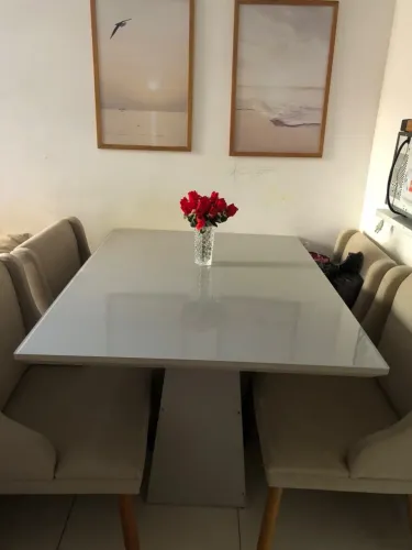 Vendo Mesa de Jantar com Tapão de Vidro