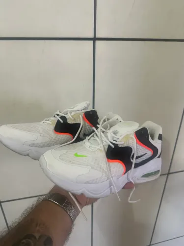 Tênis NIKE