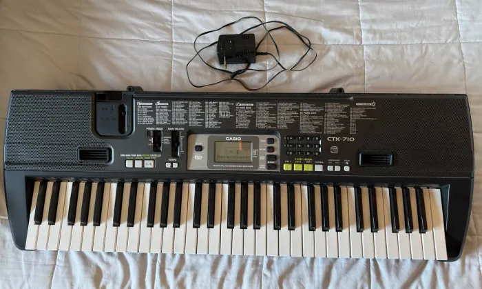 Teclado Casio CTK-710 Usado
