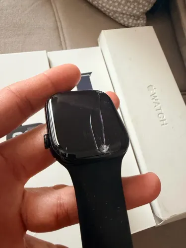 Apple Watch Series 10 46 mm (tela trincada, mas funcionando)