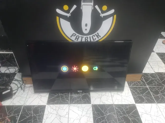 Vendo Smartv TCL 43 polegadas top de linha em estado de nova com Android R$ 1250,00
