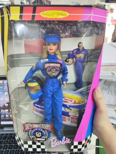 Barbie Nascar lacrada