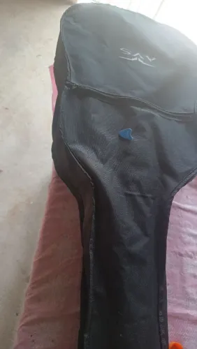 Vende-se violão ? elétrico