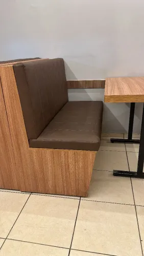 Mesa e poltrona