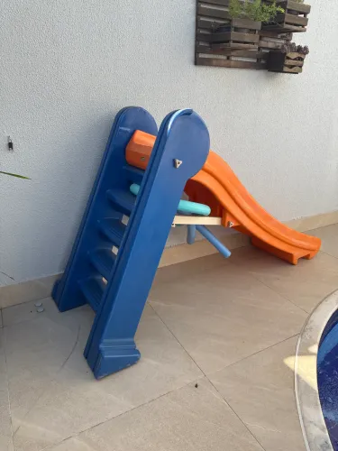 Escorregador infantil 