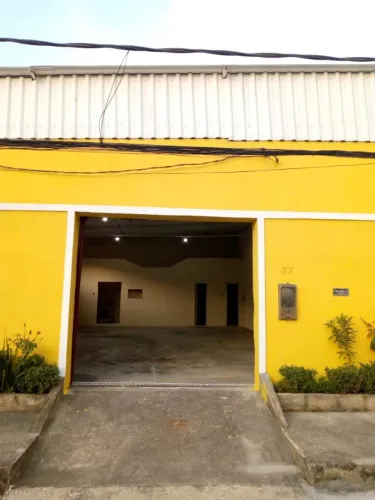 Aluga-se galpão com 120 m² bairro jardim metrópole, são João de meriti rj