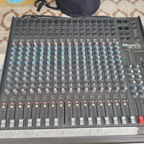 Mesa de 16 canais ciclotron com 4 auxiliar R$600,00 Reais