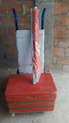 Vendo kit carrinho de carga caixa e sonbreiro