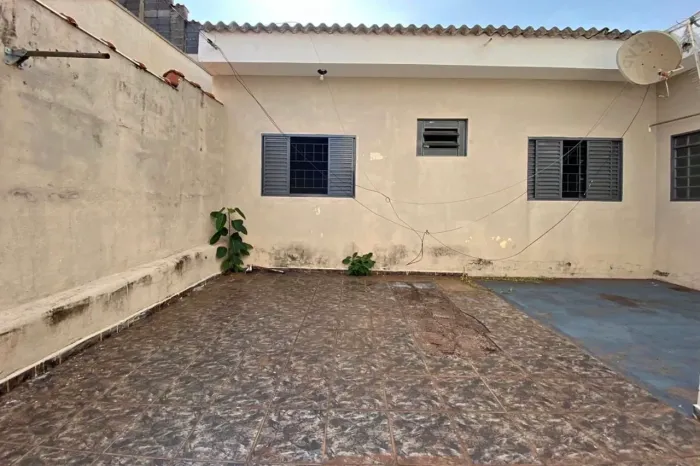 IC Vendo essa casa em Laranjeiras Velha 