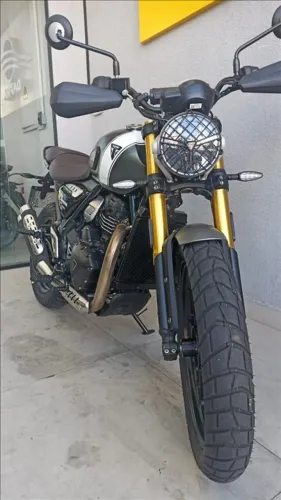 TRIUMPH SCRAMBLER 400 X