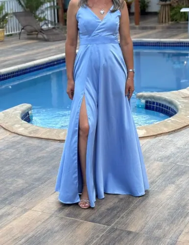 Vestido de madrinha azul serenity semi novo usado uma única vez