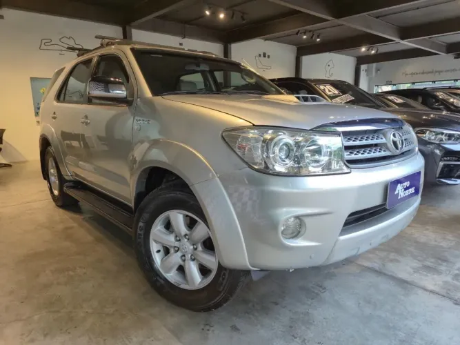 Toyota Hilux SW4 SRV D4-d 4X4 3.0 TDI Dies. AUT 2009