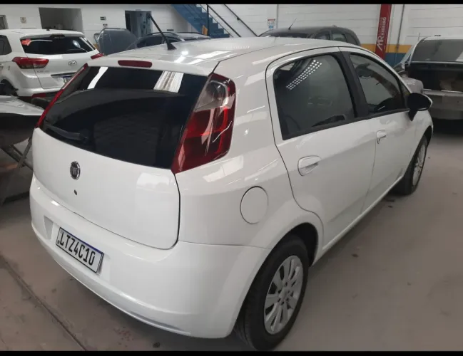 Fiat Punto Attractive 1.4 Fire Flex 8V 5P 2012