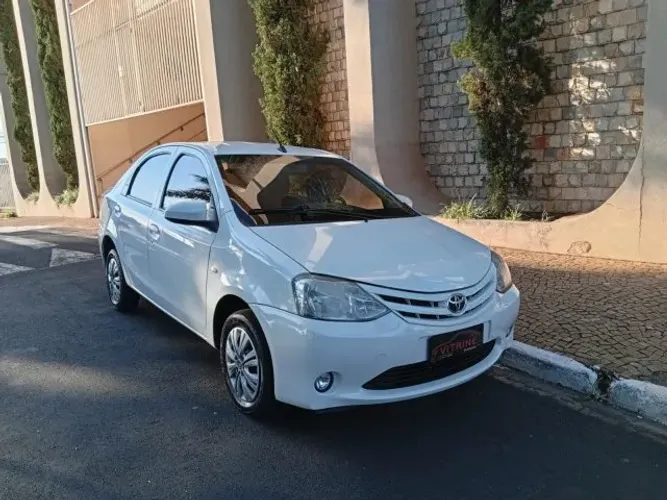 Toyota Etios X Sedan 1.5 Flex 16V 4P Mec. 2017