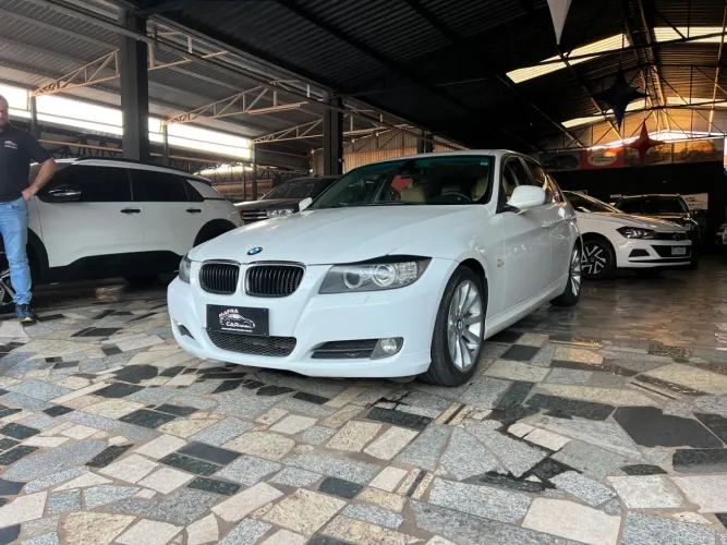 BMW 320I A 2011
