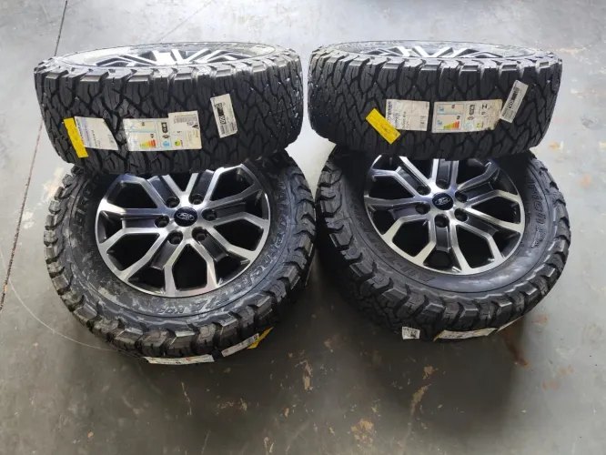 RODA ARO 18 ORIGINAL FORD RANGER LIMITED C/ PNEU BFGOODRICH À BASE DE TROCA 