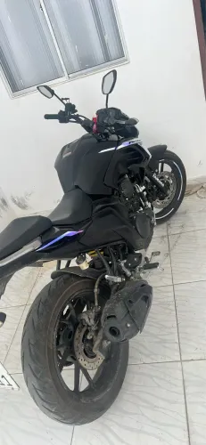 Fazer 250 adesivada