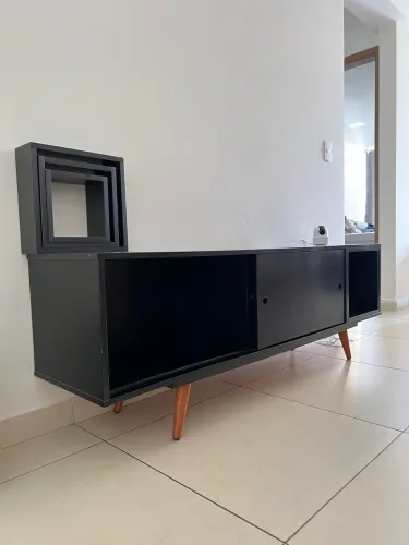Rack (160 cm) e armário (90 cm)
