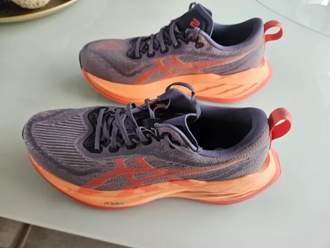 Tênis asics superblast 2 (muito novo, usado uma vez) )
