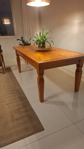 Mesa de jantar madeira maciça