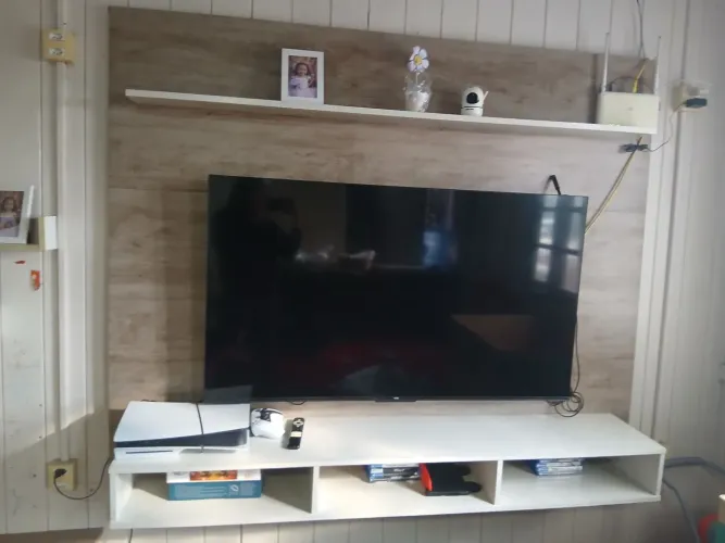 Painel de TV Grande (Até 65") Usado e Muito Bem Conservado!