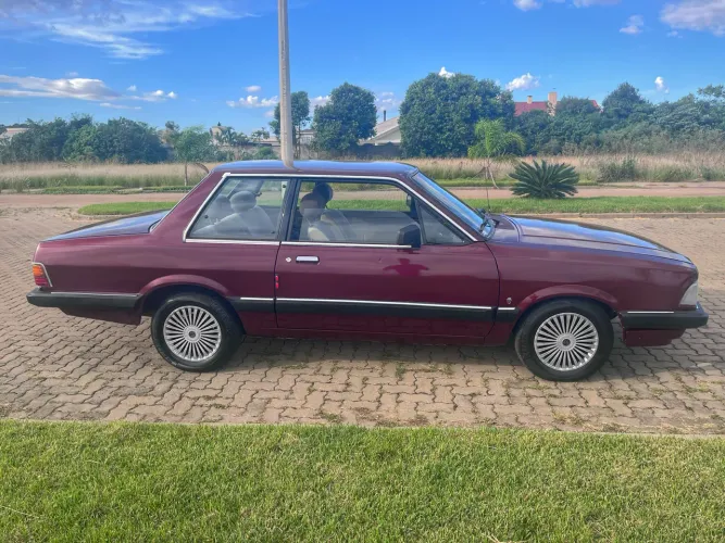 Ford Del Rey Ghia 1.8 / 1.6 2P E 4P 1988