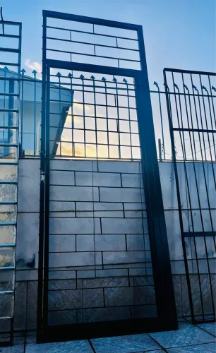 Grade de proteção de porta