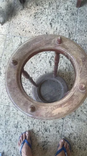 Bengaleiro ou porta guarda chuvas