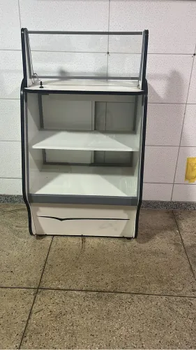 Vende se Caixa expositor .