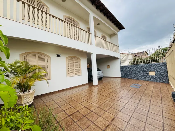 Casa 4 quartos, QSD-9, pistão sul, Taguatinga shopping, duas lajes;