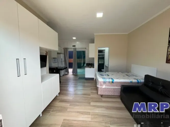 Studio à venda em Ubatuba, Praia da Maranduba. Novo. Com varanda gourmet. Mobiliado.