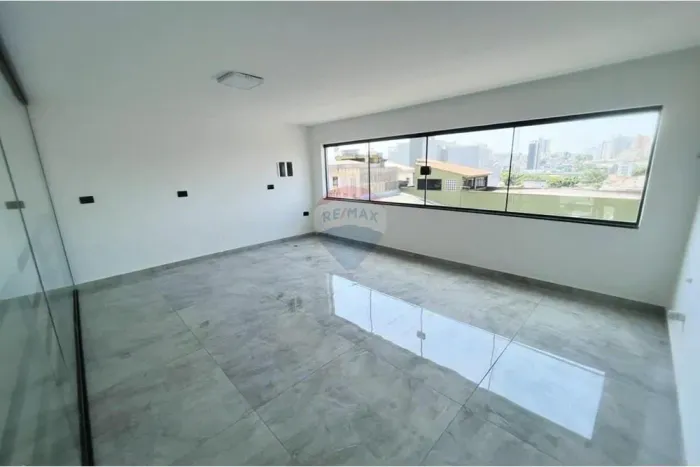 Salão Comercial 120m² com Mezanino Próx. à Av. Portugal, Mauá/SP