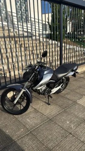 Vendo titan 160