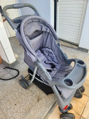 Carrinho de bebe pouco usado