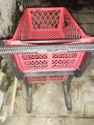 Carrinho pra supermercado ótimo estado