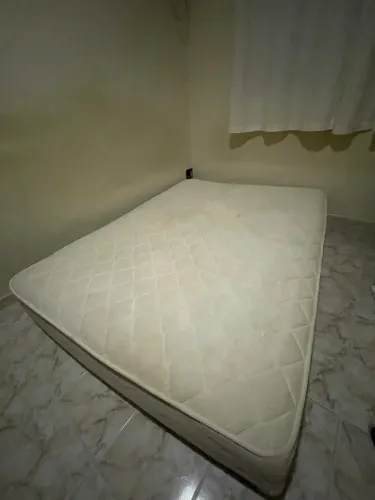Cama de casal com molas ensacadas