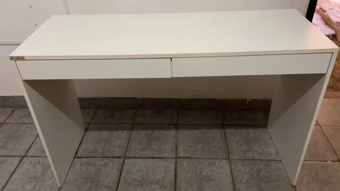 Escrivania para computador ou estudos 