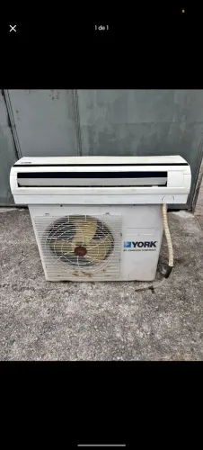 Vendo um split e um ar de janela 