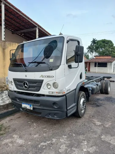 Mercedes-bens Accelo 2020
