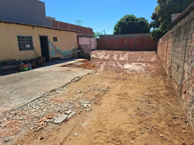 Alugo lote para depósito, serralheiro, marmor kits quarto ,sala ,cozinha , 1 banheiro